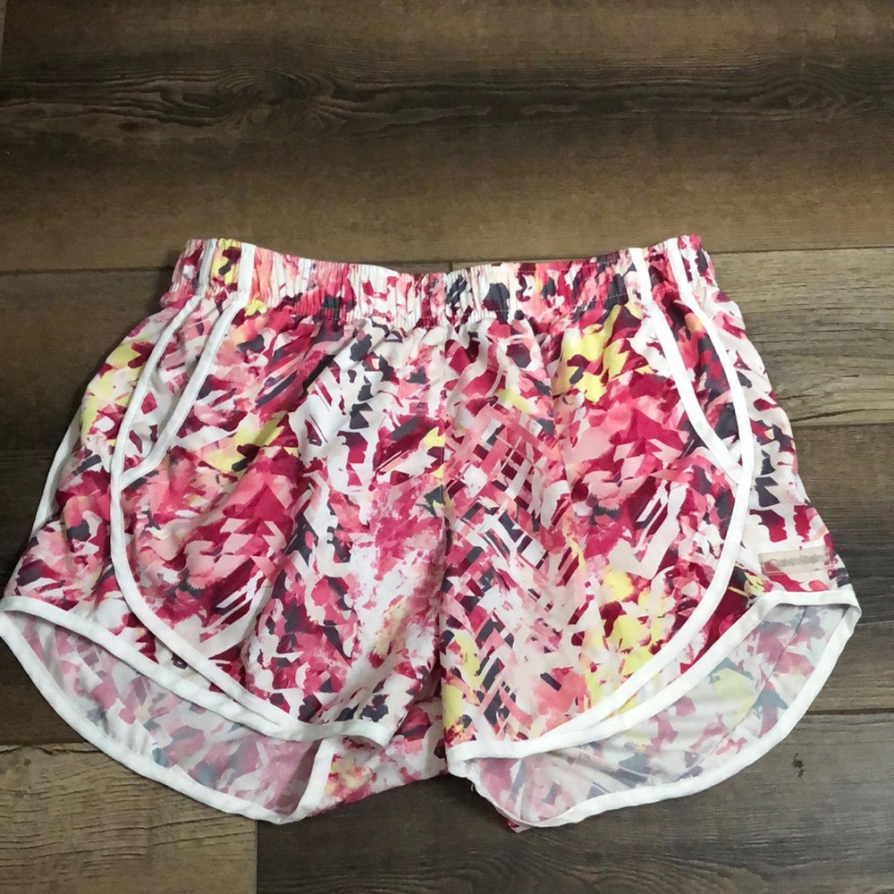 patterned calvin klein shorts